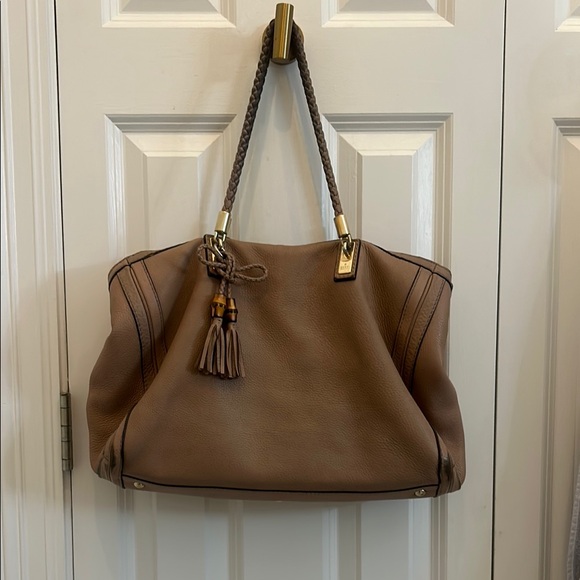 Gucci Handbags - Gucci Elegant Tan Leather Tote Bag
